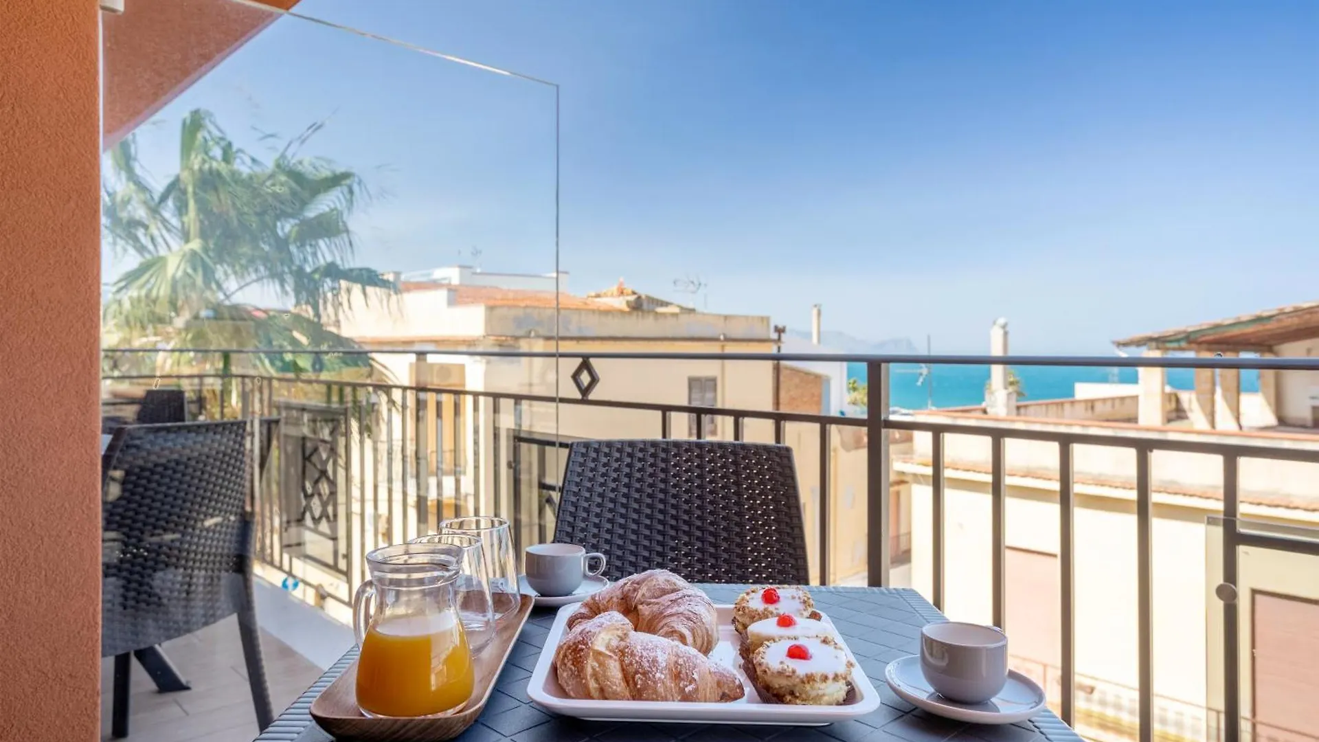 Azzurra Apartments Balestrate Italia